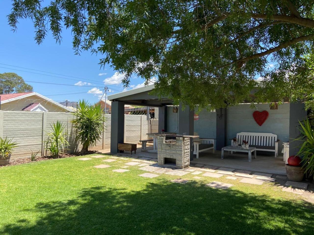 Karoo Heart Appartement Beaufort Wes Buitenkant foto