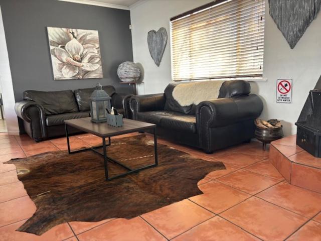 Karoo Heart Appartement Beaufort Wes Buitenkant foto